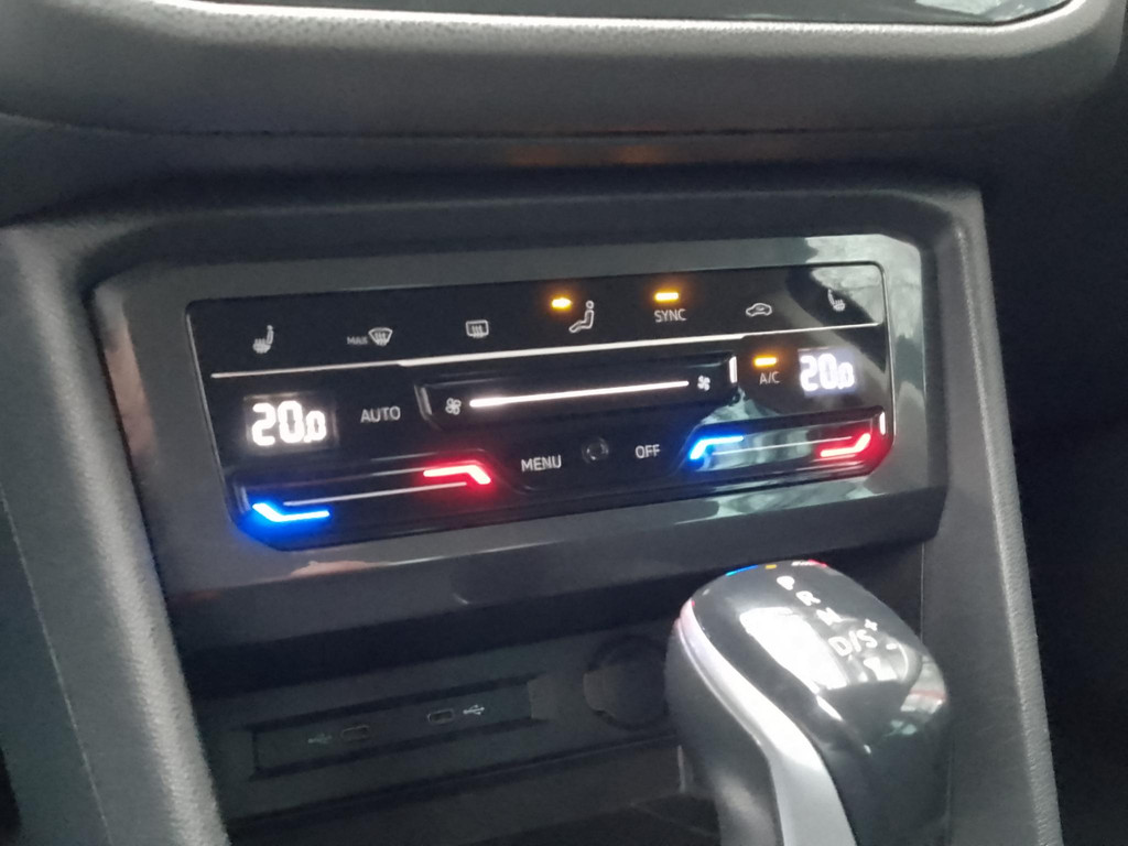 42083938-16.jpg