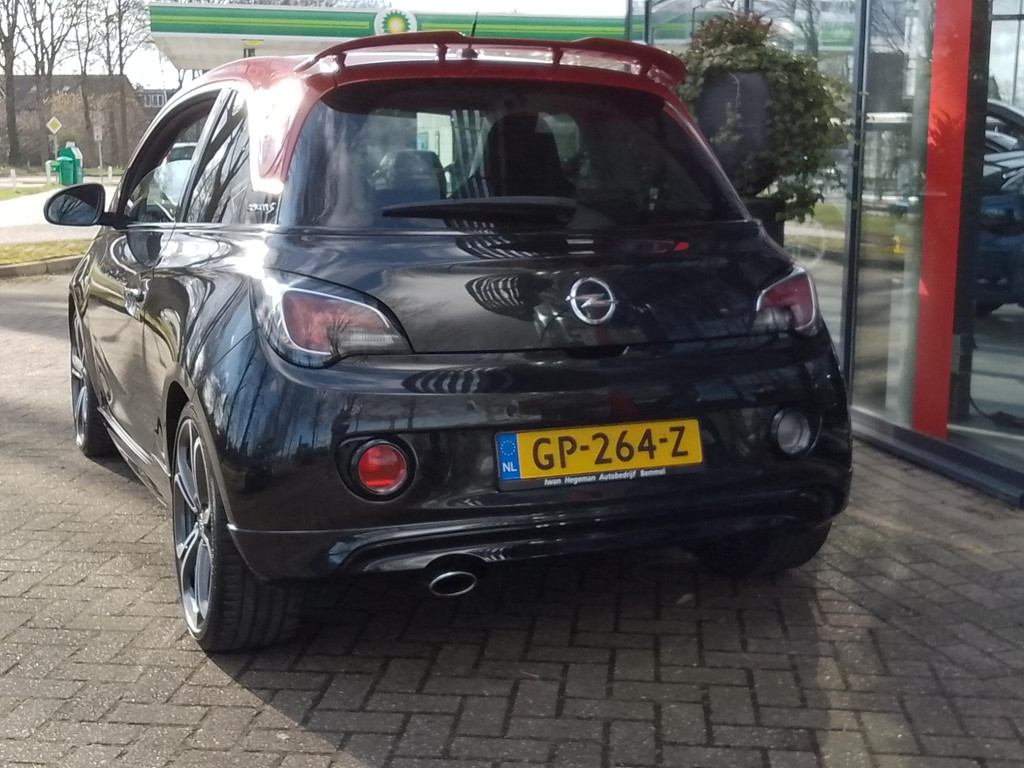 43250762-5.jpg