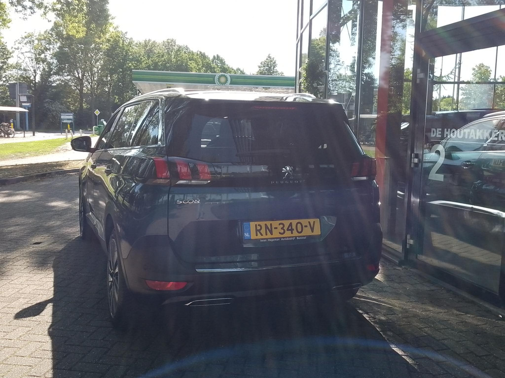 44633700-4.jpg