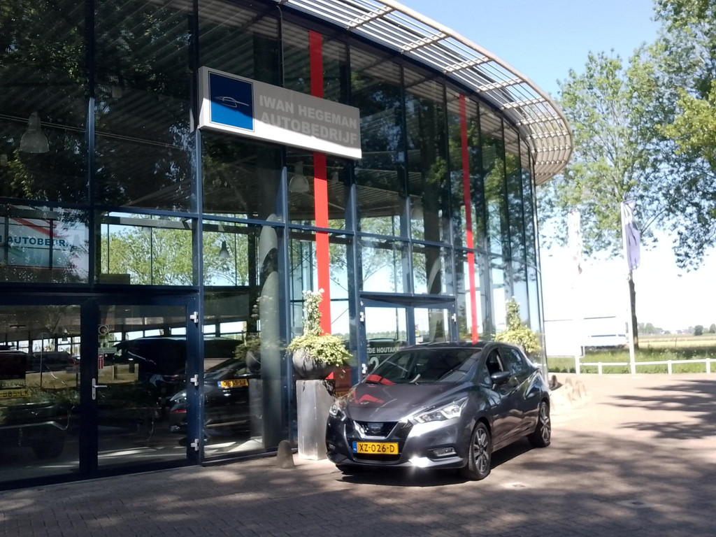 44993892-2.jpg
