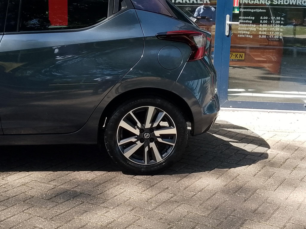 44993892-6.jpg