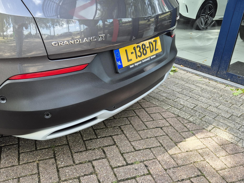 47527933-8.jpg