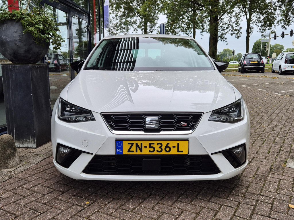 47727165-6.jpg
