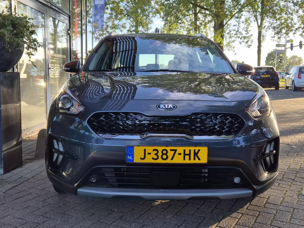 47783325-6.jpg