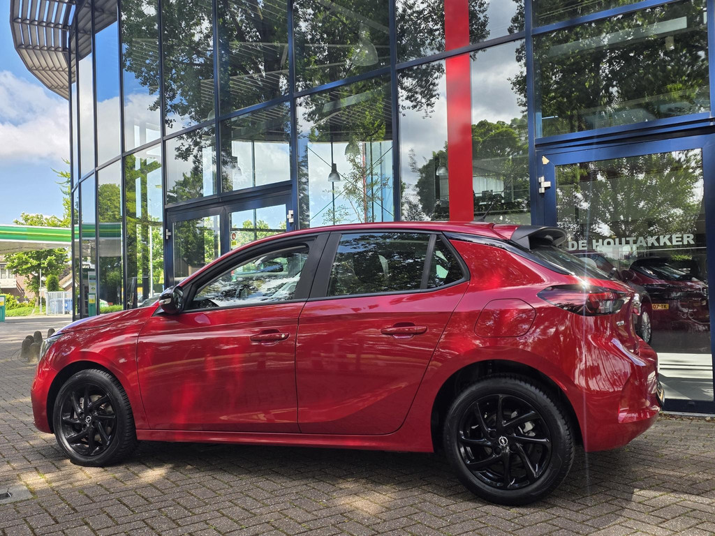 53366235-3.jpg