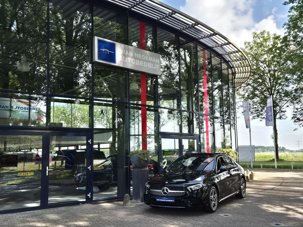 53747408-2.jpg