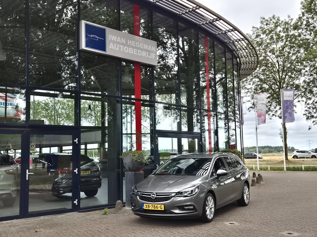 55087771-2.jpg
